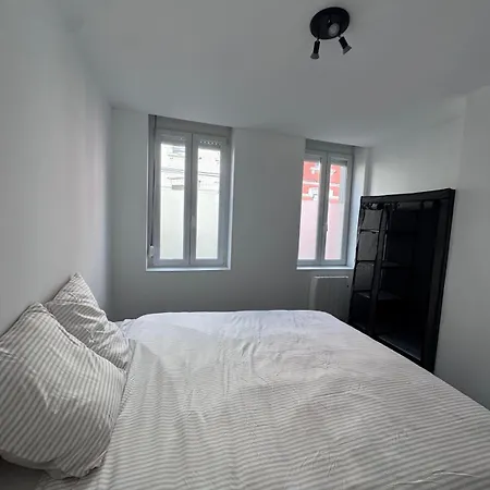 Cosy Lumineux T2 Avec Cour דירה